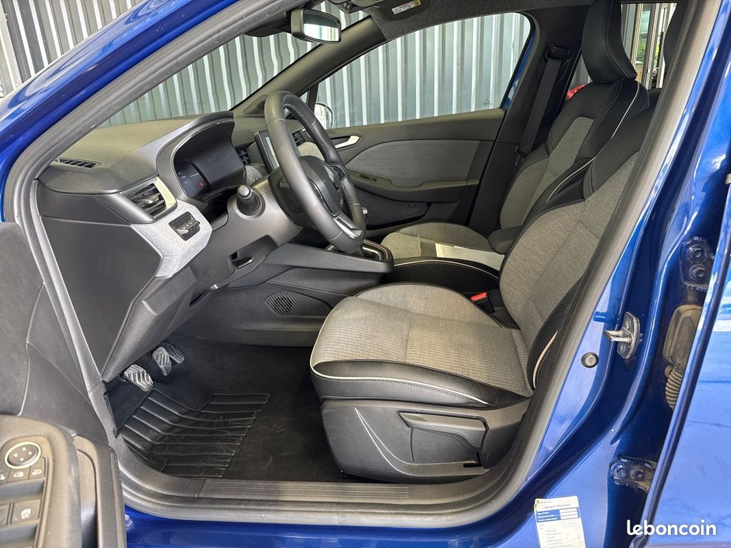 RENAULT Clio TCe 90 Techno (image 16)