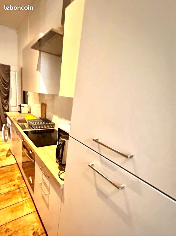 Appartement 8 pièces 150 m² · à Saint-Étienne · 150 m² · 998 €