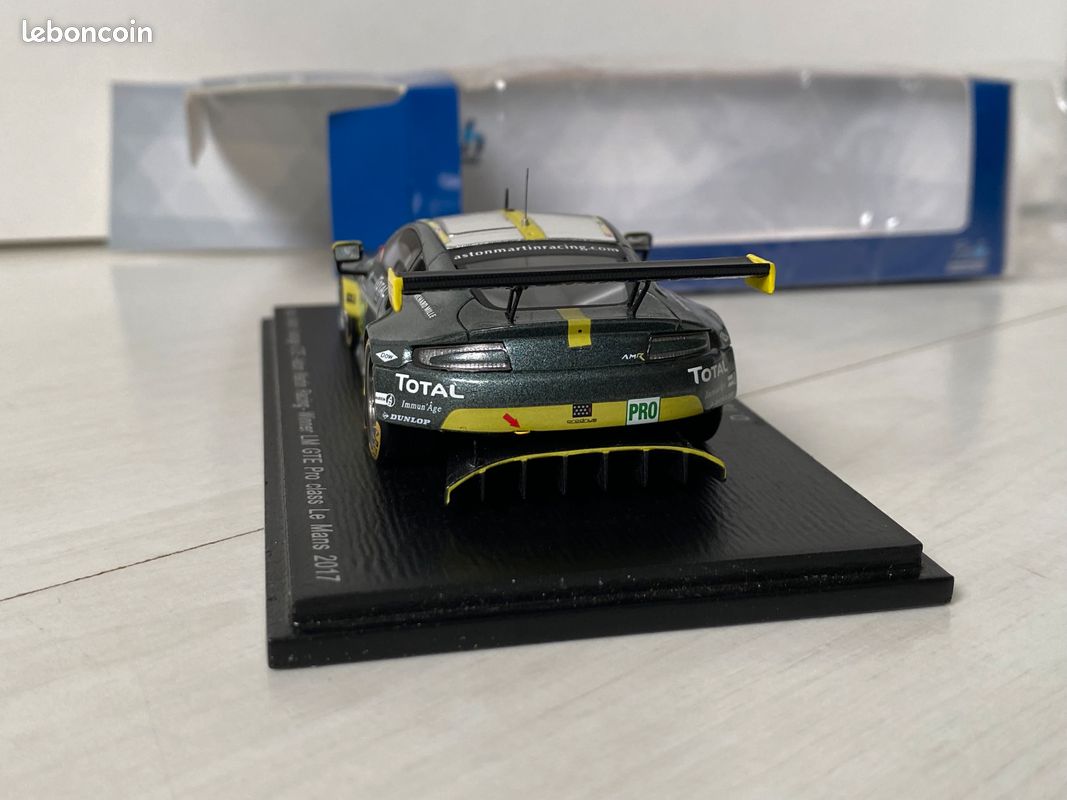 Aston Martin Vantage GTE - Berry Racing