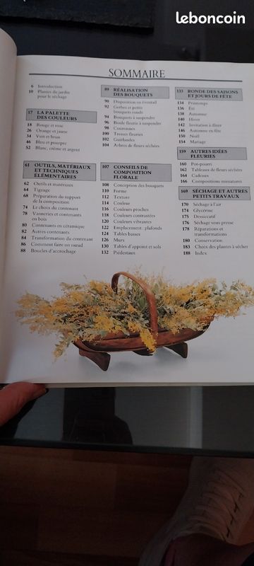 Livre sur les fleurs séchées (image 4)