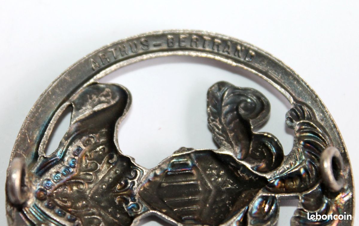 Broche insigne militaire de beret de l'armee blinde cavalerie regiment de spahis (image 3)