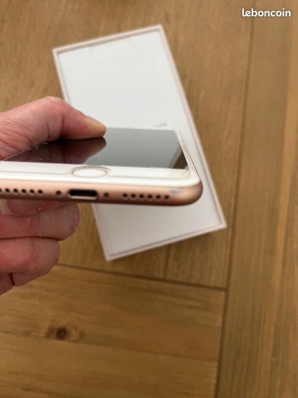 IPhone 8 64g (image 5)