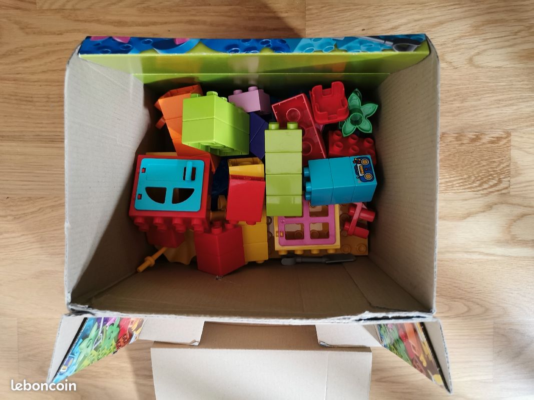 Boîte Duplo avec 2 personnages (image 2)