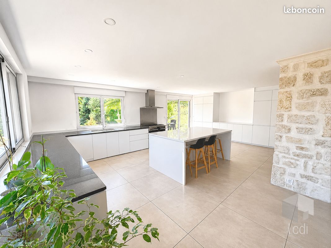 Maison 7 pièces 350 m² · à Viviers · 350 m² · 499 000 €