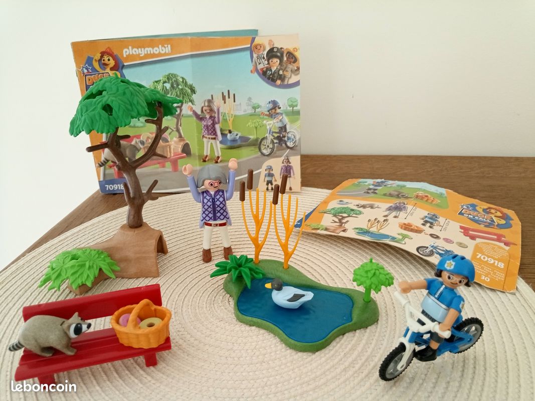 Playmobil Duck on call - 70918 - Policière et animaux (image 1)