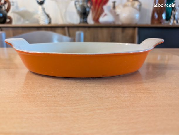Cousances - Le Creuset - Casserole(s) (2) - Fonte émaillée | Barnebys