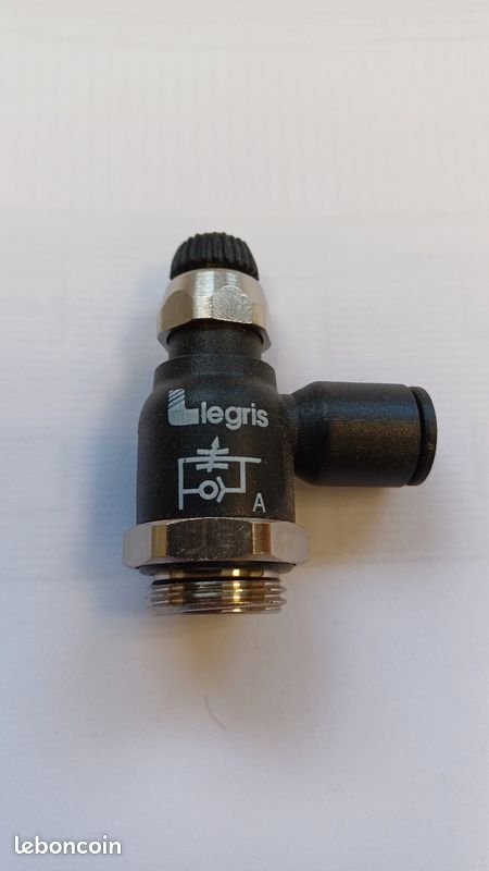 8 régulateurs de débit pneumatique diamètre 8mm (image 1)