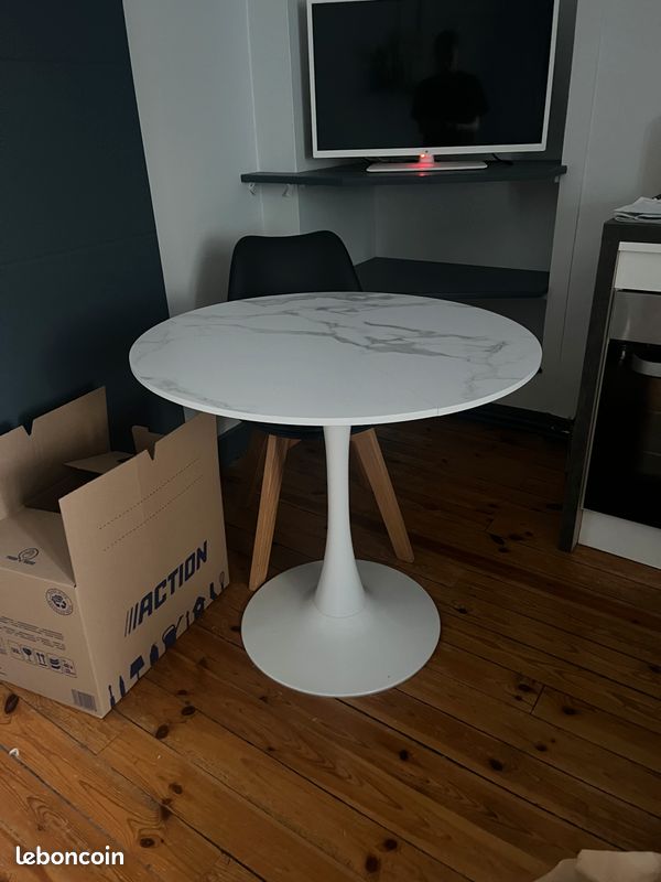Table tulipe Amazon (image 1)