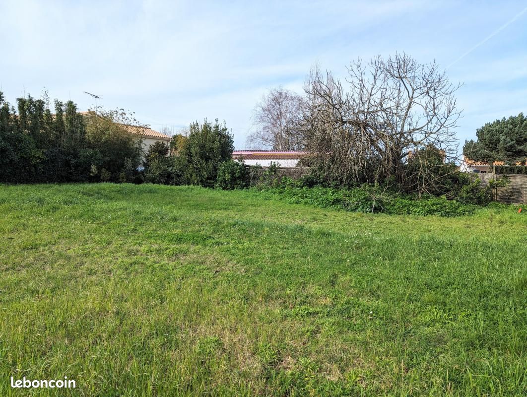 Terrain 693 m² Bourcefranc Le Chapus (image 3)