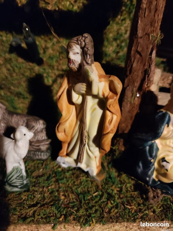 Crèche LED avec Sapin et Ange – Lumière Blanc Chaud & Musique - Crèches et santons - BLUE STAR B.V. - Plastique