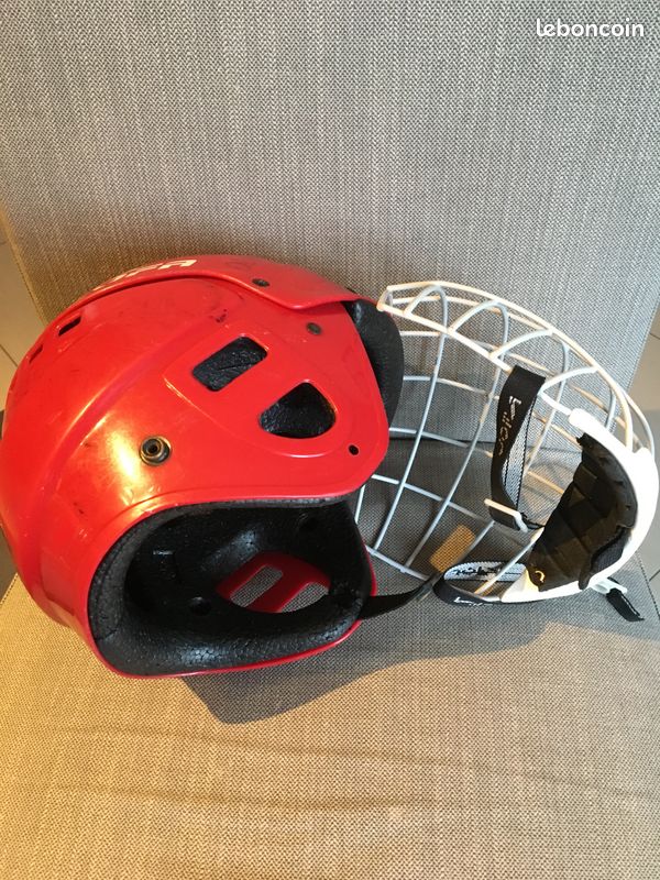 Casque de hockey CCM ajustable (Gebraucht) in Borex für CHF 25 - nur