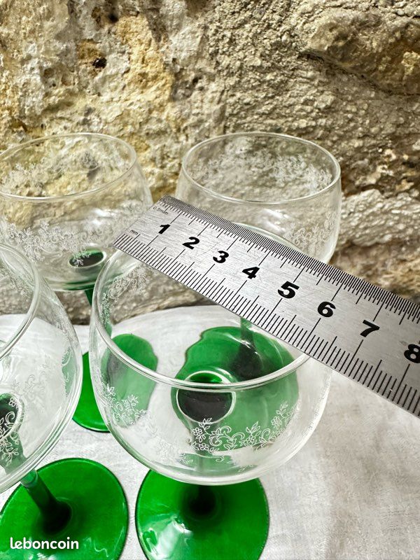exemple verre a vin d'alsace pied vert - Vaisselle Maison