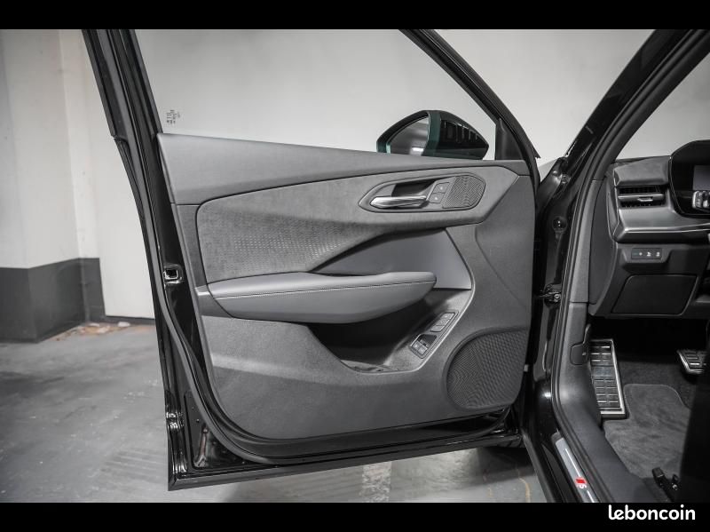 Audi Q3 1.5 e-hybrid 272ch S line S tronic 6 (image 16)