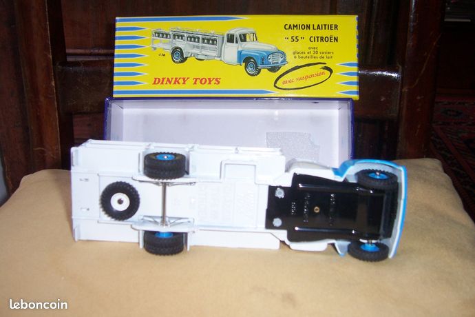 DINKY TOYS 586 Citroen 55 camion laitier camion une caisse de lait