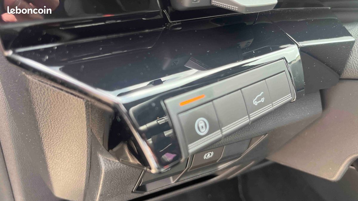 RENAULT Austral full hybrid E-Tech 200 ch Techno (image 18)