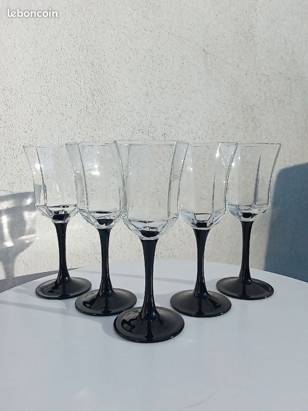 Collier Porte-verre à Vin 5 Pièces - Néoprène Bordeaux - Réglable - Mains Libres Pour Pique-nique, Fête, Mariage