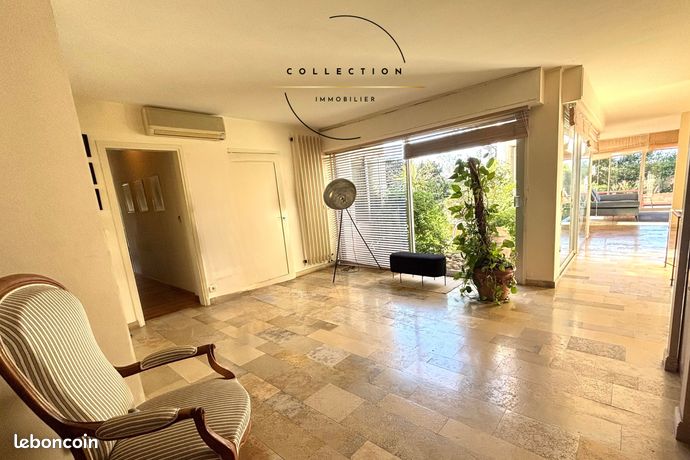 Villa 6 pièces 210 m² — 9