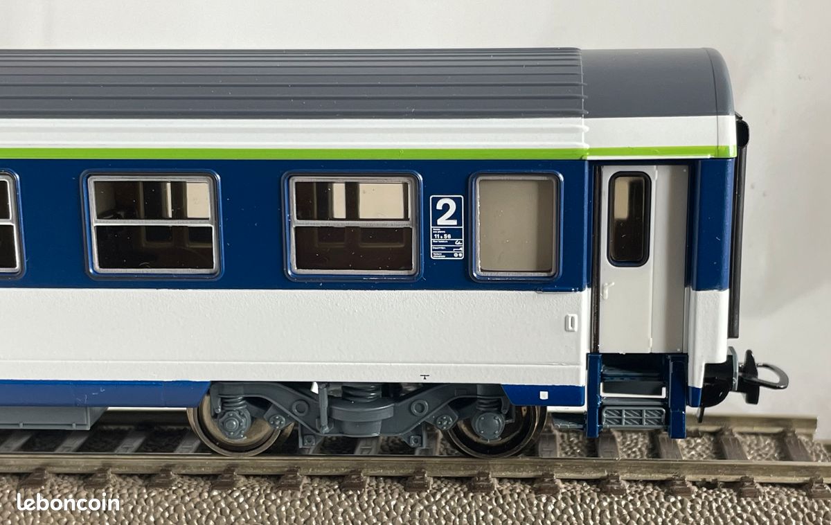 Voiture 1ère/2ème classe, Centoporte - R74684 - Roco - Voitures
