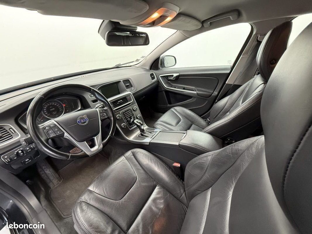 Volvo v60 d3 cm3 136cv bva (image 4)