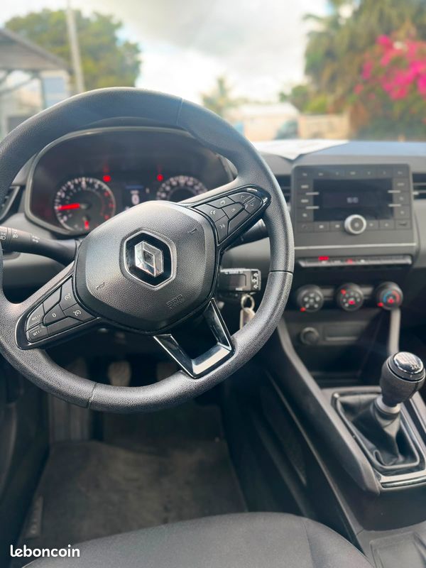 Renault clio 5 essence 2022 / 1ere main / garantie (image 3)