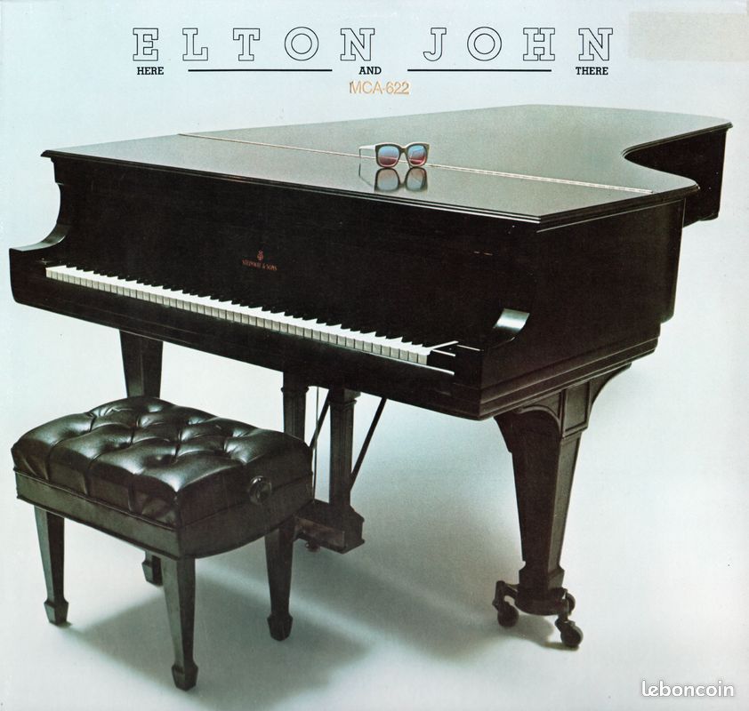 Elton John - Here and There - Vinyle Made in USA, MCA Records 993, 1976 - Honky Cat - Love Song - Crocodile Rock - Rocket Man - Bennie and the Jets - Take Me To The Pilot - Love Lies Bleeding... Etc (image 1)