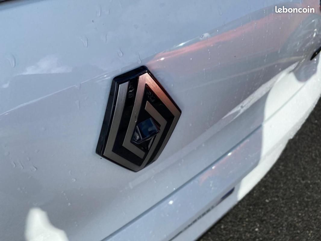 Renault Clio V E-Tech full hybrid 145 ch GSR2 Techno (image 17)
