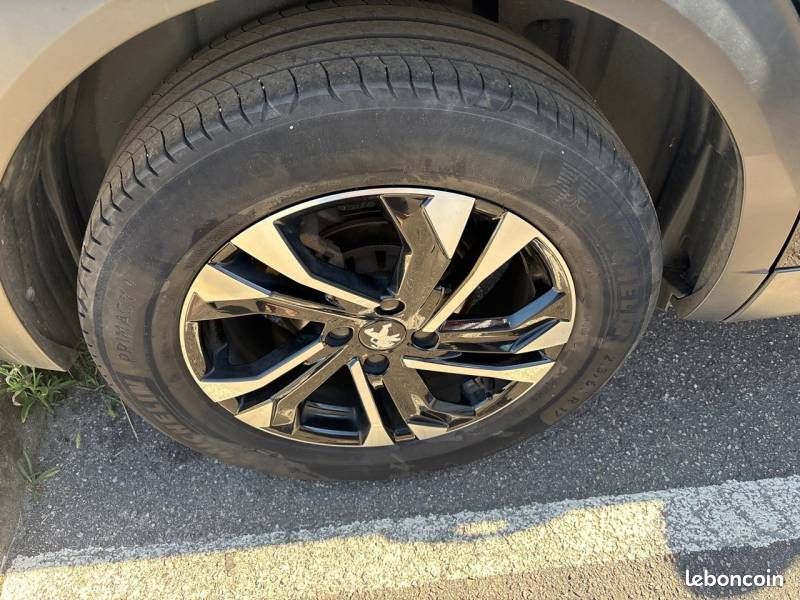 Peugeot 2008 PureTech 130 S&S EAT8 Allure Pack (image 13)