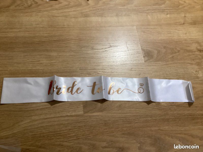Kit Accessoires EVJF ROTKUSZ 15 Pièces - Lunettes Cœur Sans Monture, Écharpe Bride, Voile Mariée, Couronne Or Rose - Décoration Enterrement Vie Jeune Fille