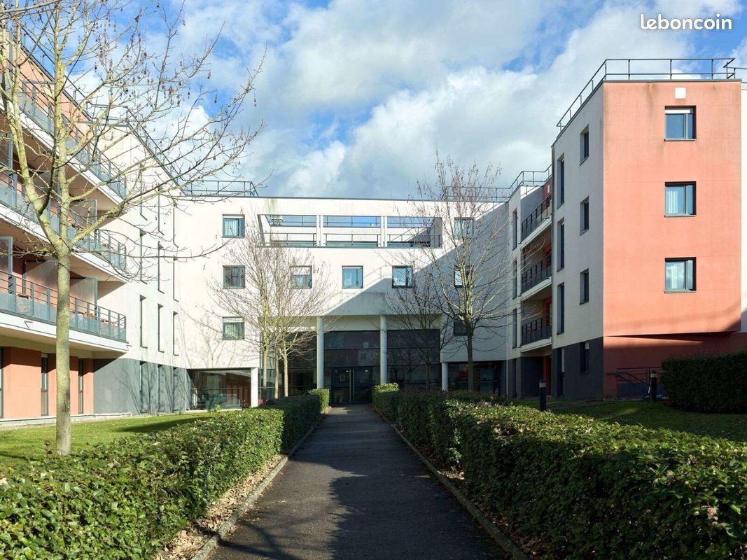 Appartement 1 pièce 31 m² · à Saint-Cyr-l'École · 31 m² · 75 000 €