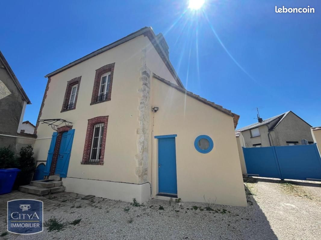 Maison 6 pièces 146 m² · à Gas · 146 m² · 1 090 €