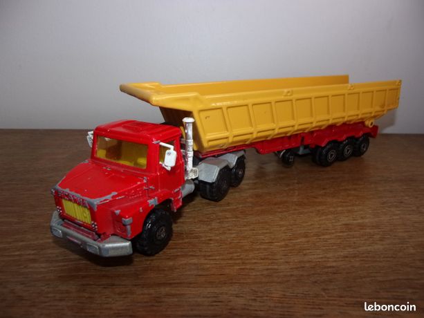 MAJORETTE CAMION BENNE 1/60 scania rouge et benne jaune EUR 15,00