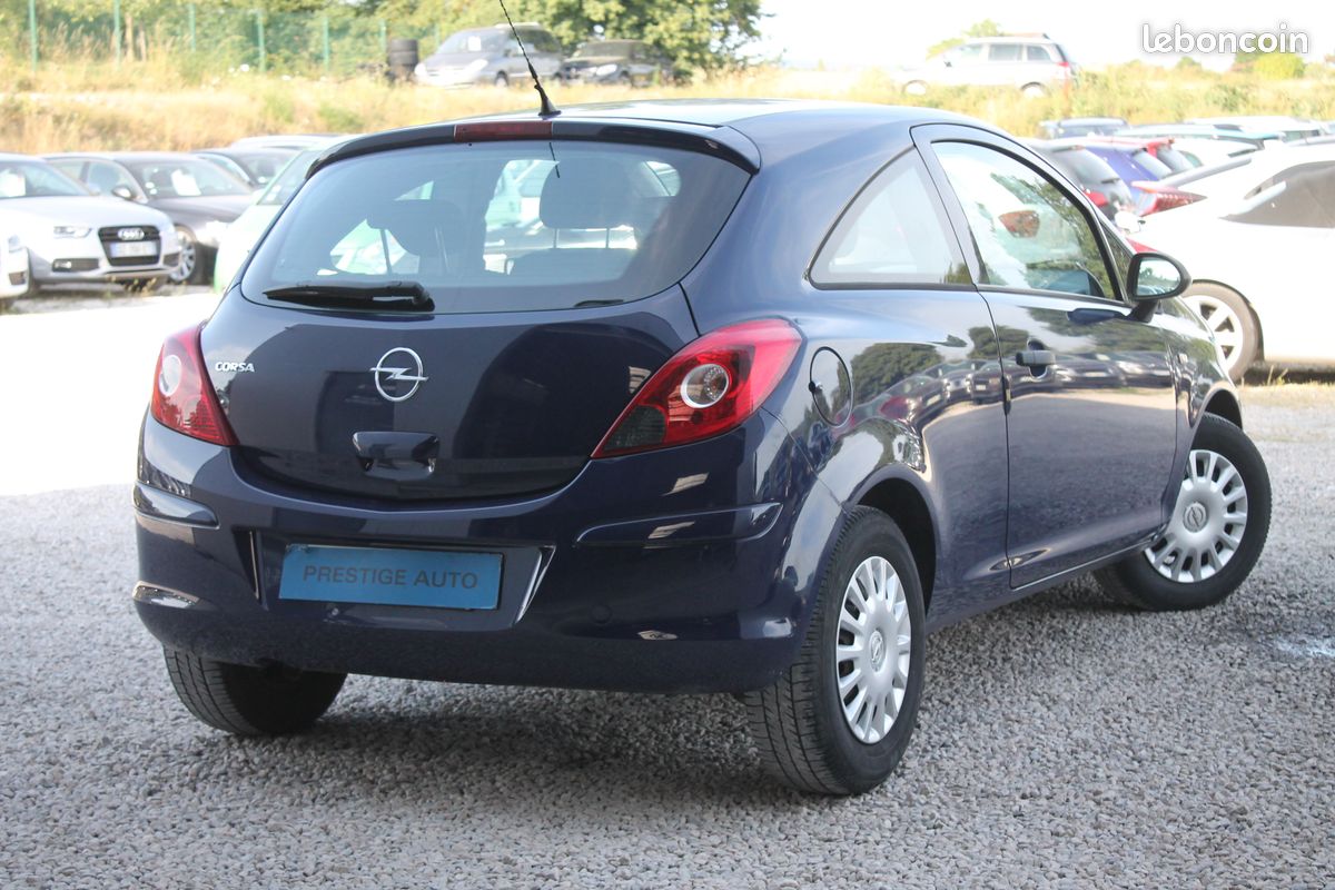 Opel Corsa D 1.2 i 16V 80cv 1ère Main Essentia (image 2)