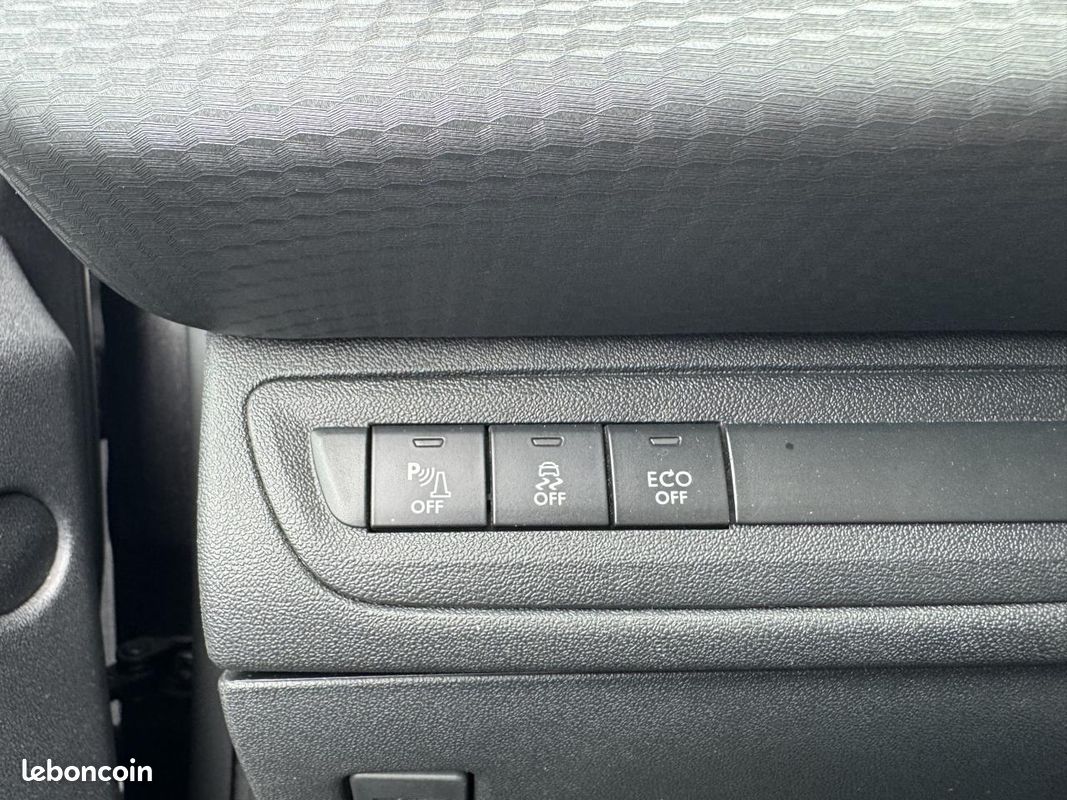 PEUGEOT 2008 1.2i PureTech 12V S&S - 82 - BV ETG5 Allure PHASE 1 (image 10)