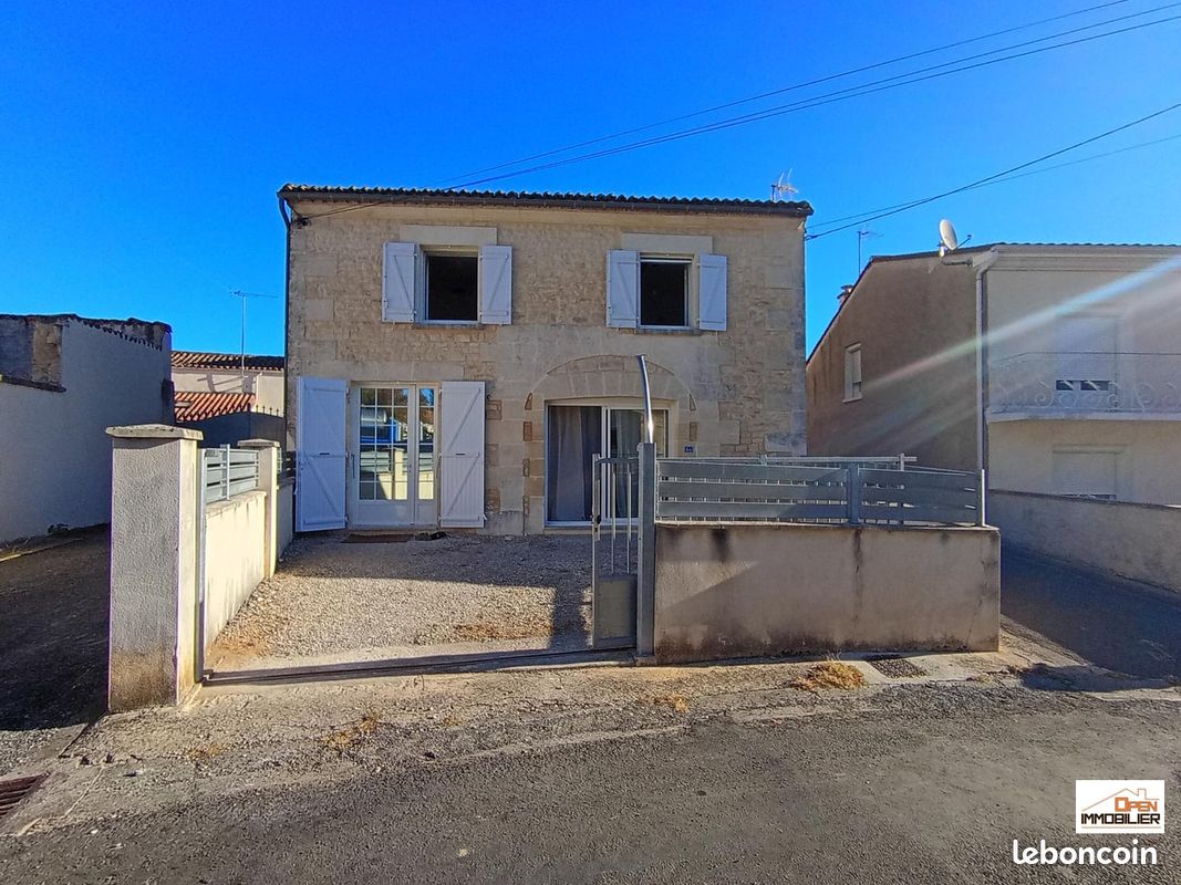 Maison 5 pièces 125 m² · à Hiersac · 125 m² · 780 €/mois