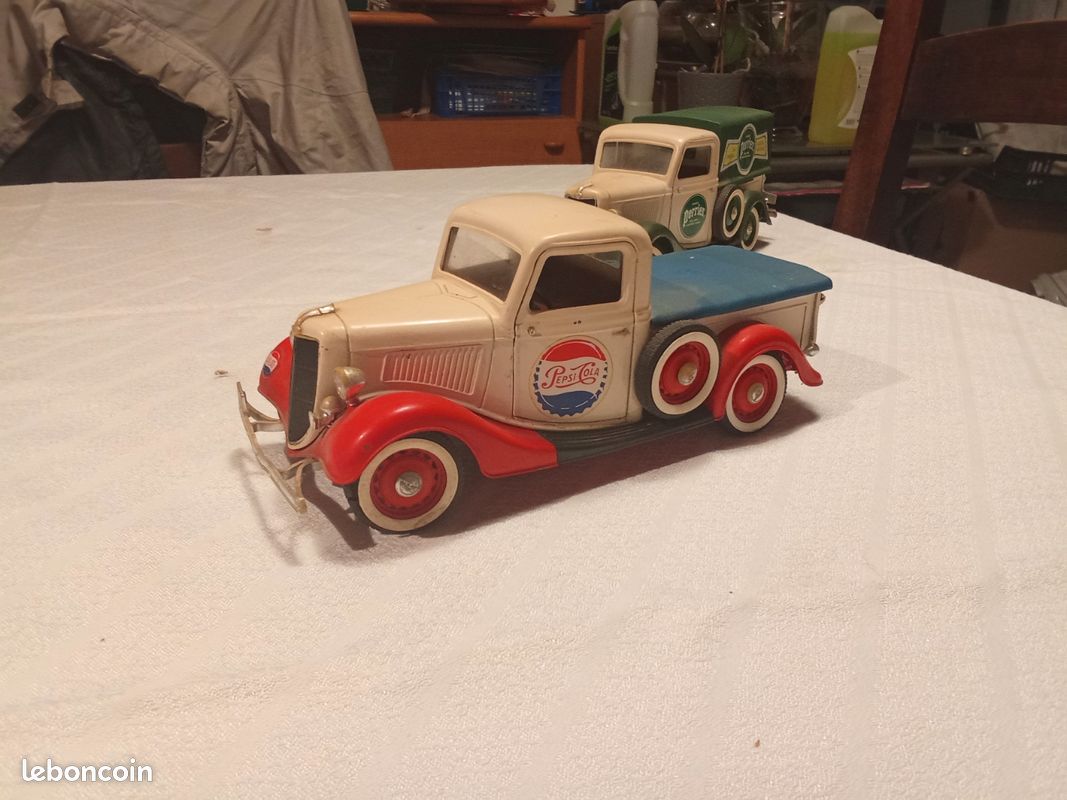 Lot voitures miniatures de collection (image 8)