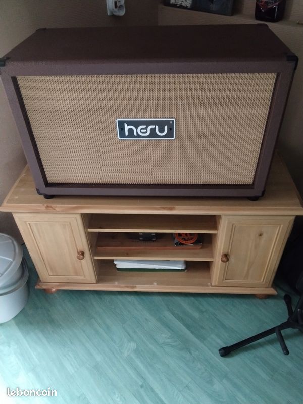 Cab. Hesu 2x12 vintage 30 avec housse (image 1)