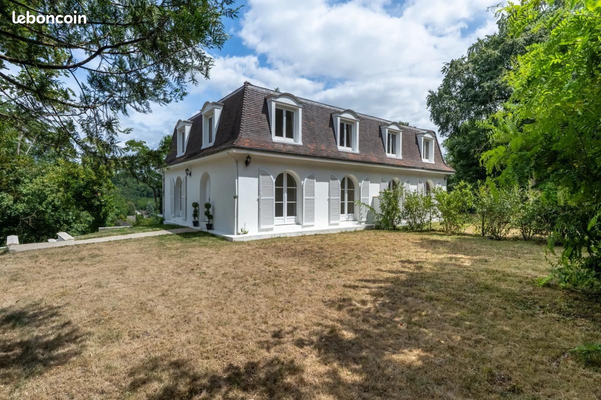 Maison 10 pièces 248 m² · à Pontoise · 248 m² · 899 000 €
