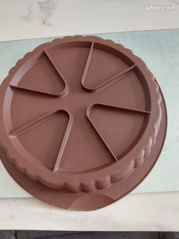 Moule a tarte renversé tupperware comme neuf utilisé 1 fois (image 3)