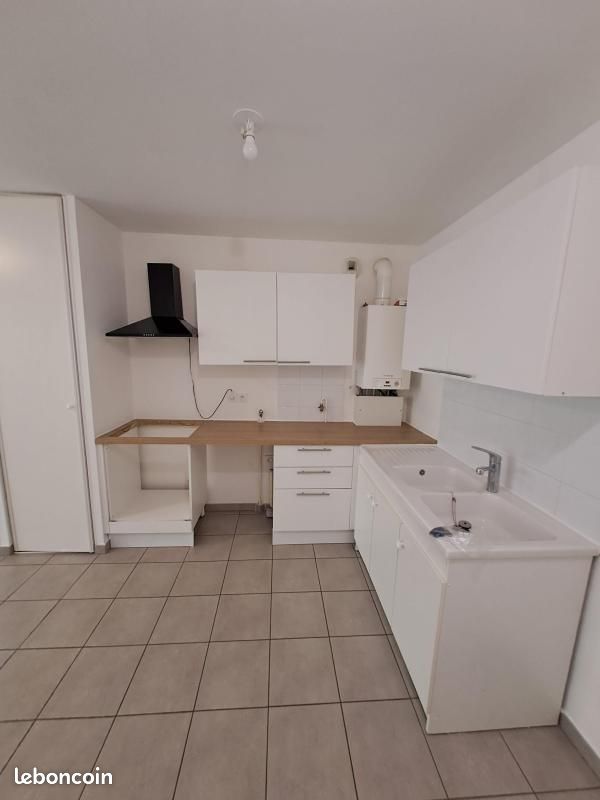 Appartement 2 pièces 42 m² · à Saint-Priest · 42 m² · 606 €/mois