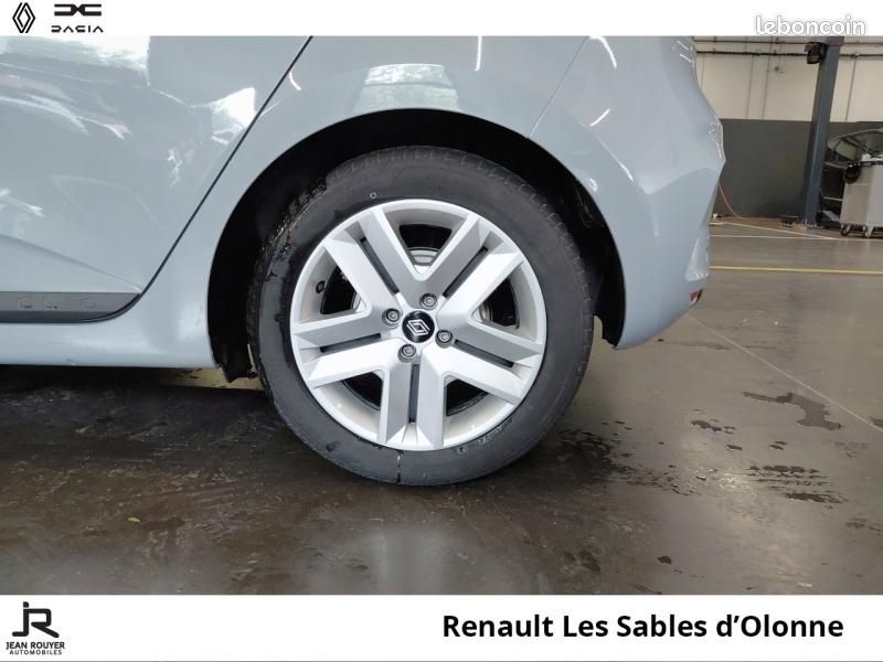 Renault Clio 1.6 E-Tech 145ch full hybrid Evolution - 24 (image 8)