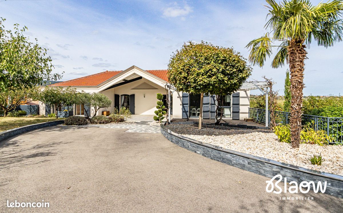 Maison 8 pièces 205 m² · à Genilac · 205 m² · 495 000 €