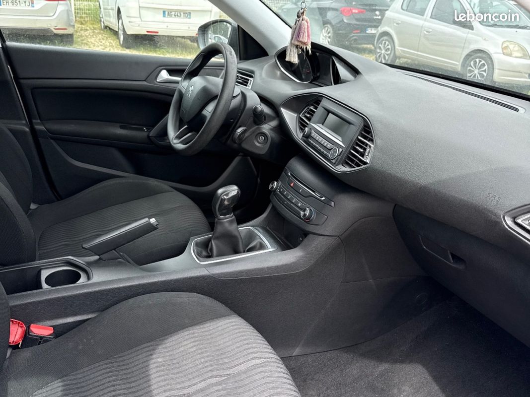 PEUGEOT 308 1.6 HDi 92ch FAP BVM5 Access (image 12)