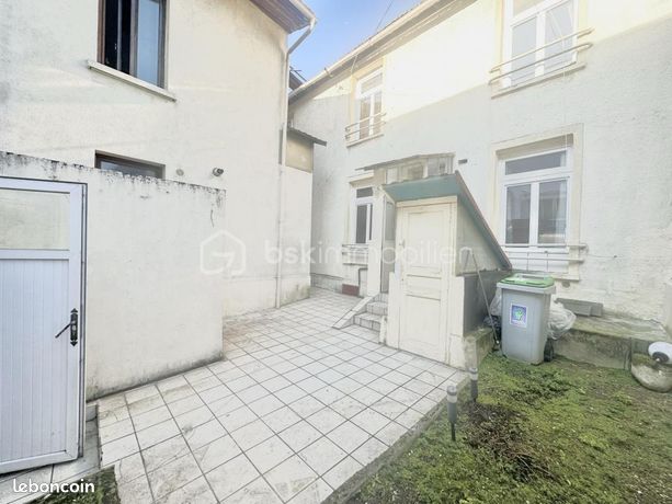 https://img.leboncoin.fr/api/v1/lbcpb1/images/4d/11/fa/4d11facee4ffc61e9938df9cde7f3dede8f5741b.jpg?rule=ad-image