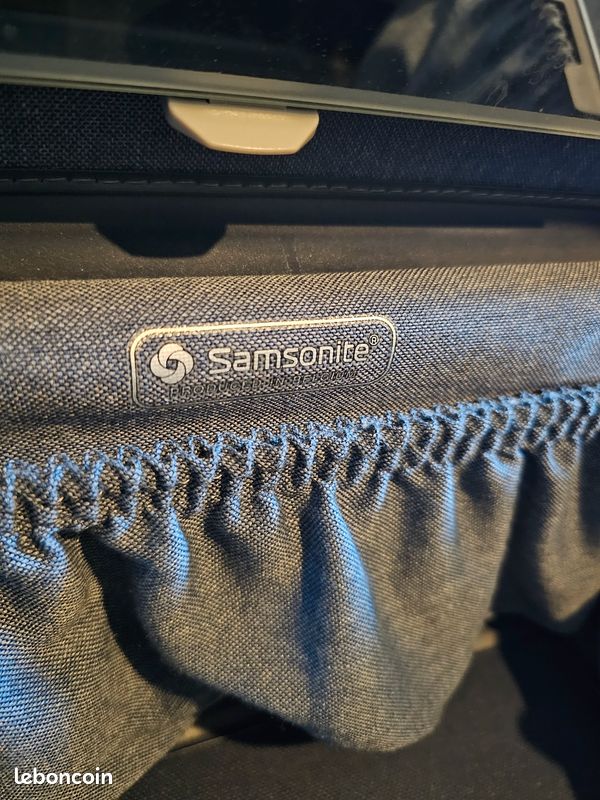 Vanity Samsonite (image 11)