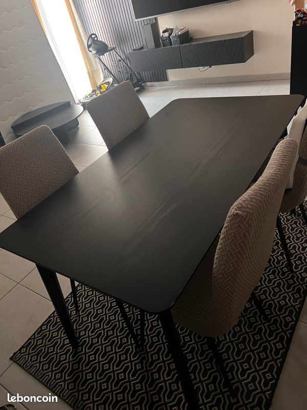 Ensemble table + 4 chaises (image 1)