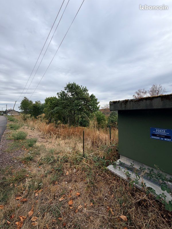 Terrain constructible · à Moux-en-Morvan · 33 400 €