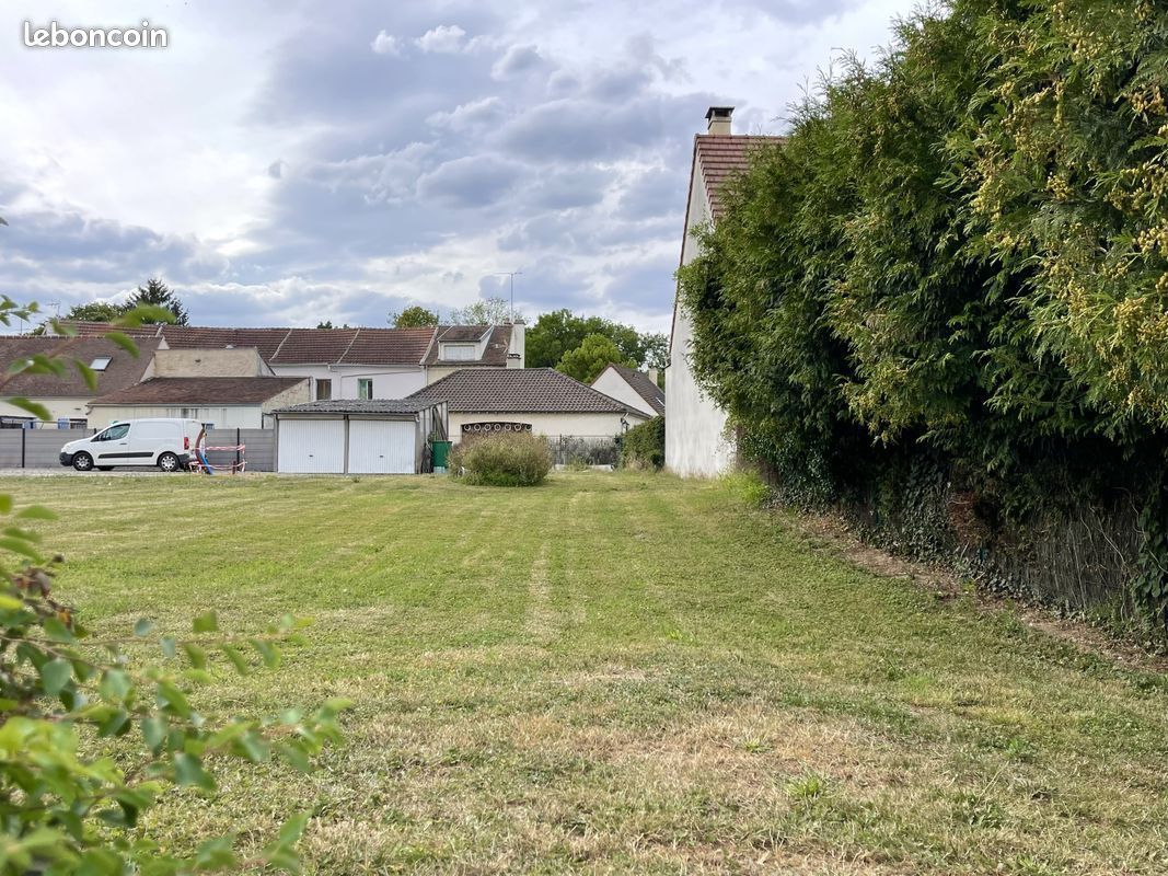 Terrain 528 m² Guerard · à Guérard · 130 000 €