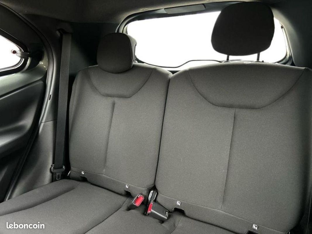 Toyota Aygo X 1.0 VVT-i 72ch Design S-CVT (image 14)