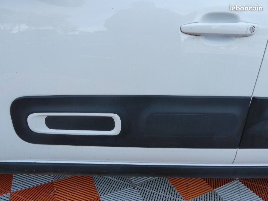 Citroën C3 Société 1.2 PureTech 83 Ph.2 FEEL NAV Radar 2PL 8950HT (image 15)