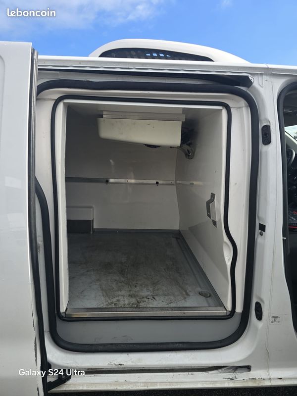 8.666,66 H.T. PEUGEOT EXPERT FGN TOLE LONG 2.0 BLUEHDI 120 S&S BVM6 PRO CAISSE FRIGORIFIQUE GROUPE FROID POSITIF ET NEGATIF ( jumpy scudo proace VIVARO TRAFIC TALENTO NV300) (image 5)